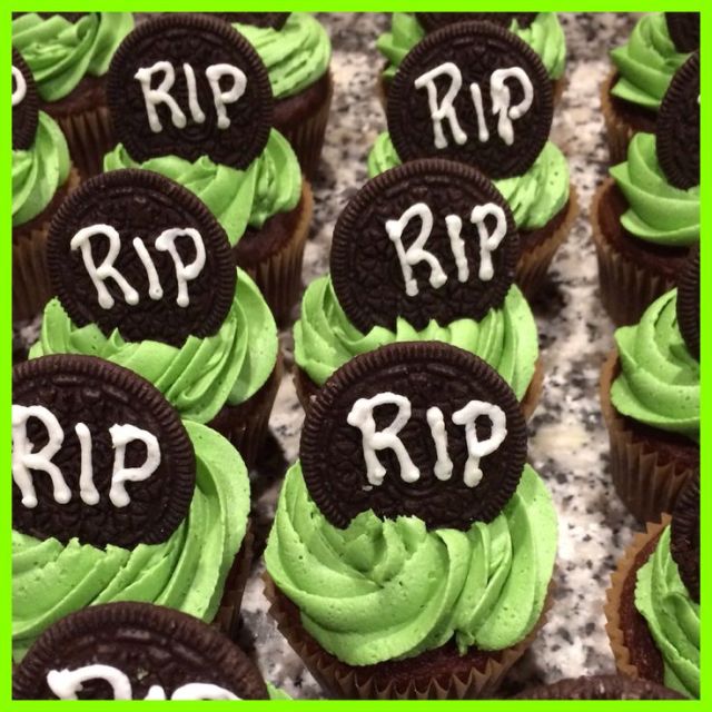Graveyard Cupcakes